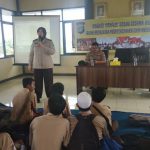 Kapolsek Beri Penyuluhan Pelajar SMK di Kecamatan Kebon Jeruk Kapolsek Beri Penyuluhan Pelajar SMK di Kecamatan Kebon Jeruk