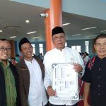 Keluarga Besar Lengkong Berikan Silsilah kepada Bunyamin Davnie